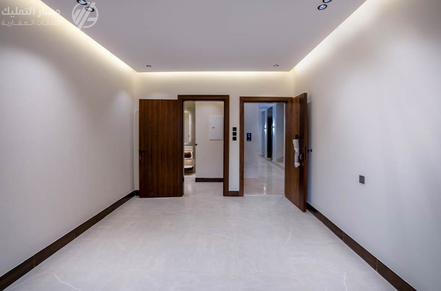 Photo by Daniel J. Schwarz