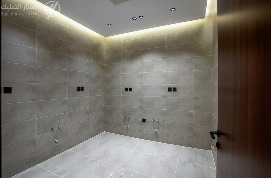 Photo by Daniel J. Schwarz