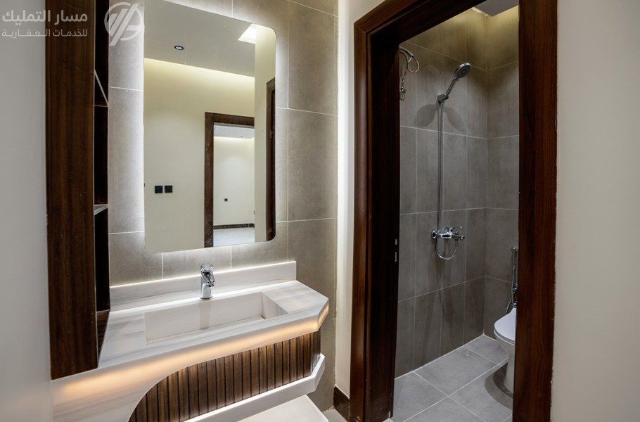 Photo by Daniel J. Schwarz